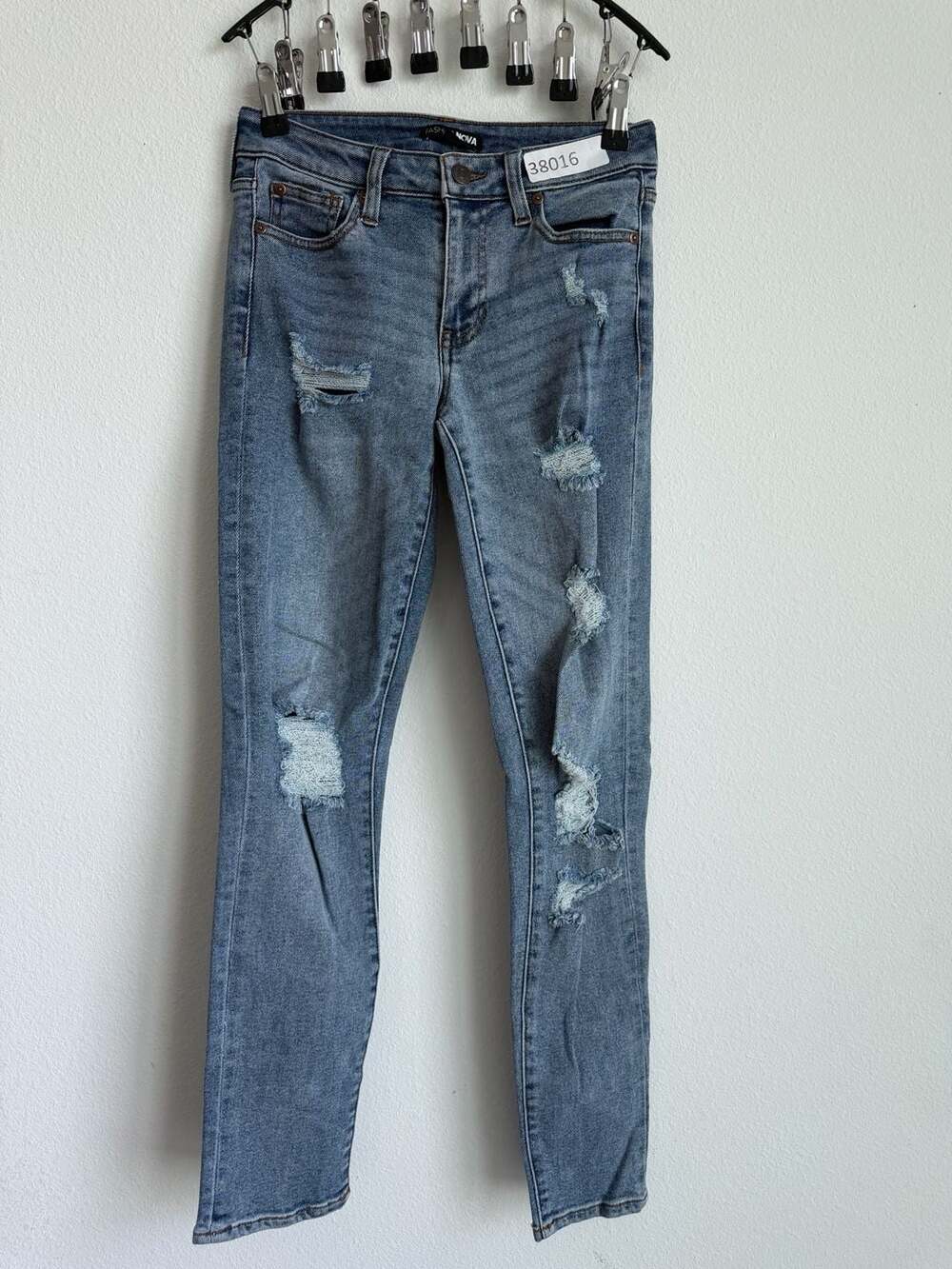 Fashion Nova Distressed Skinny Jeans Blue Medium Wash Ripped size 0/24